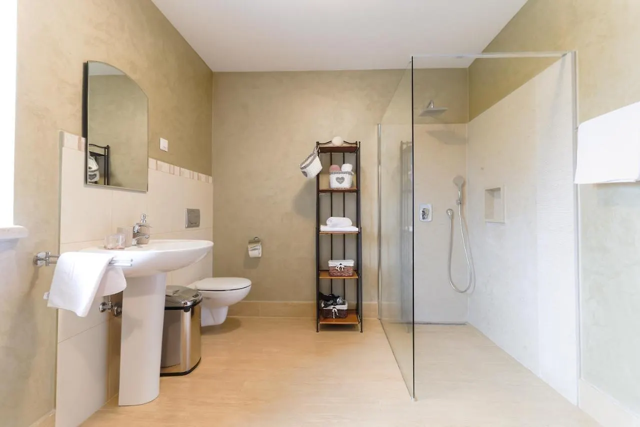 Affittacamere Bed & Breakfast Kastel Žbandaj