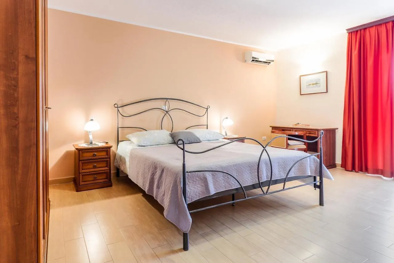 Bed & Breakfast Kastel Žbandaj 3*,